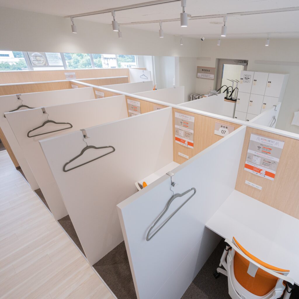 春日駅前店の店内写真