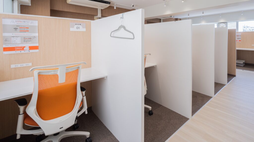 文京区春日の自習室KAKOI カフェエリア内観