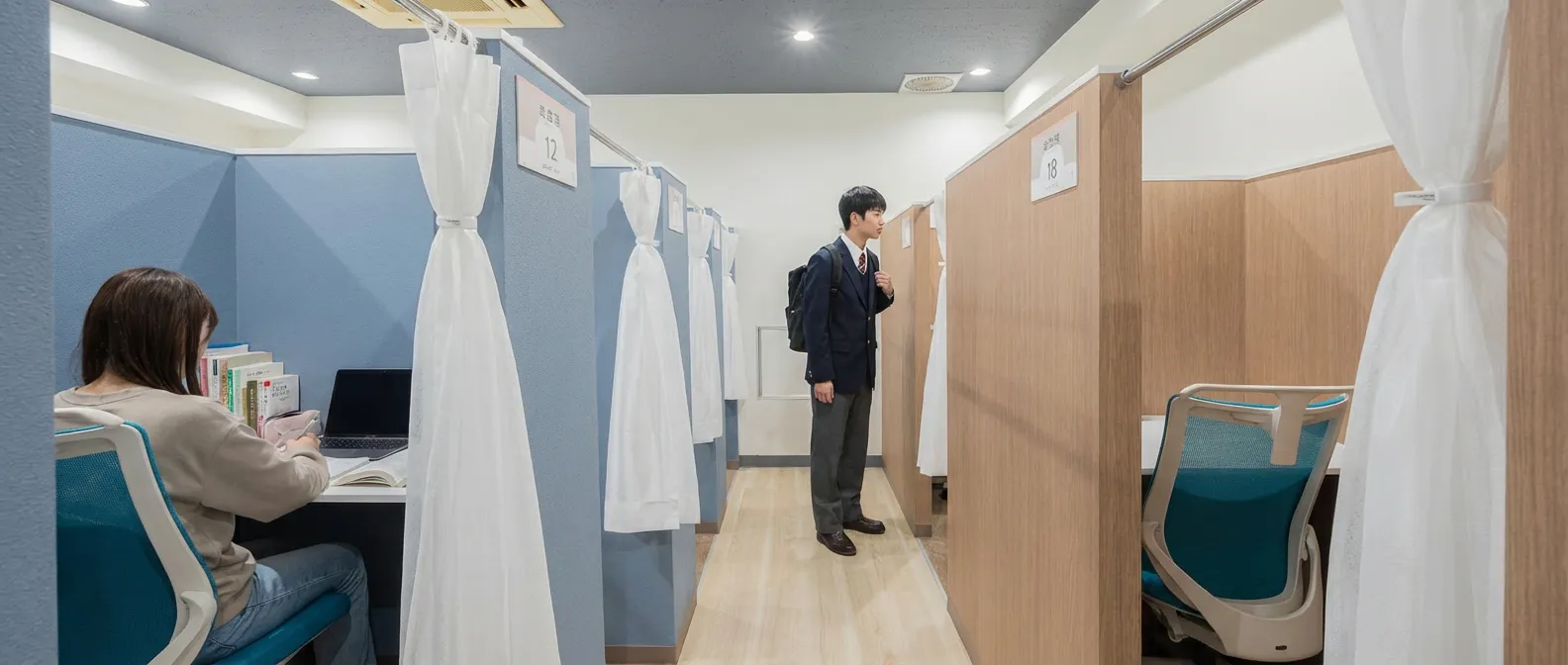 自習室 KAKOI 文京シビックセンター前店